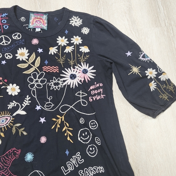 Johnny Was Soho Puff Long Flower Shirt Embroidery Floral Tee Black Top XS - Picture 3 of 7